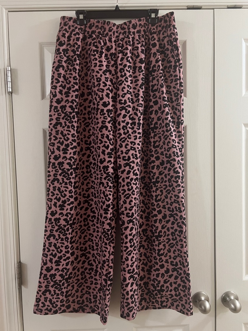 HALARA Dusty Pink Leopard Print Wide Leg Pants NWT